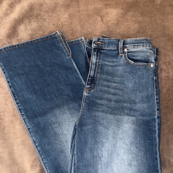 Side Split Jeans - Picture 2 of 5